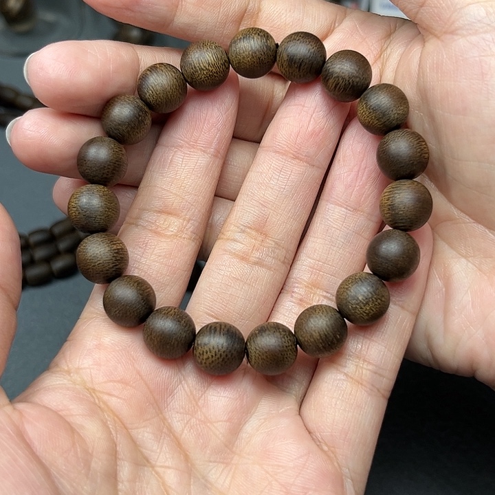 沉香手串白棋玉化