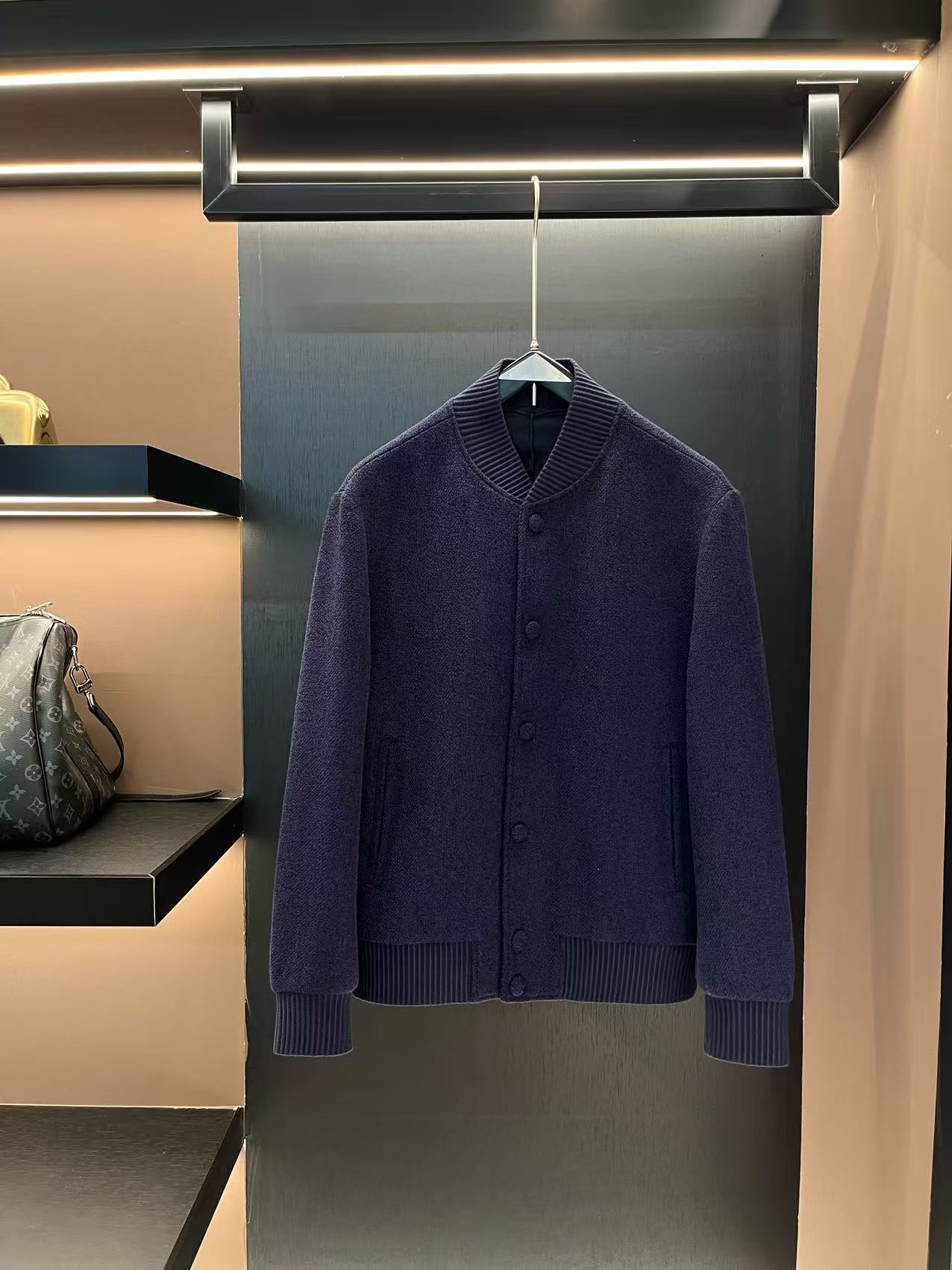 8010秋季新款时尚高奢男士棒球领透气休闲夹克1188