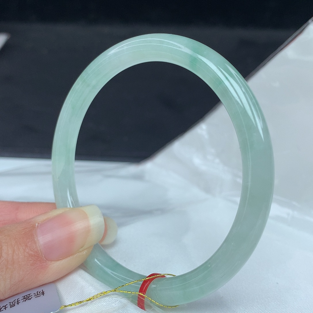 翡翠手镯未镶嵌54圈1048