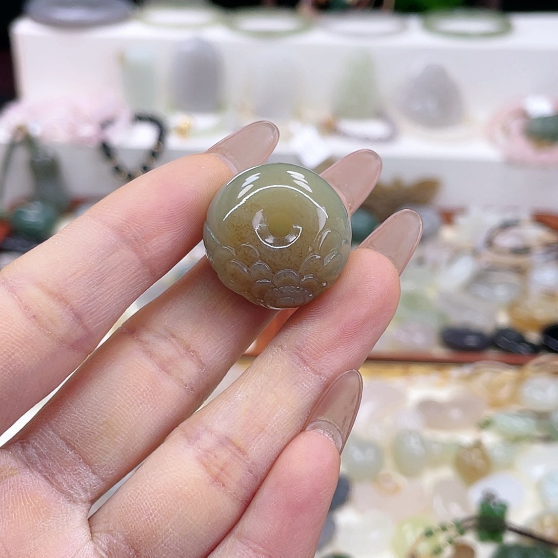 【闪购商品】和田玉吊坠(赠链)未镶嵌双**子