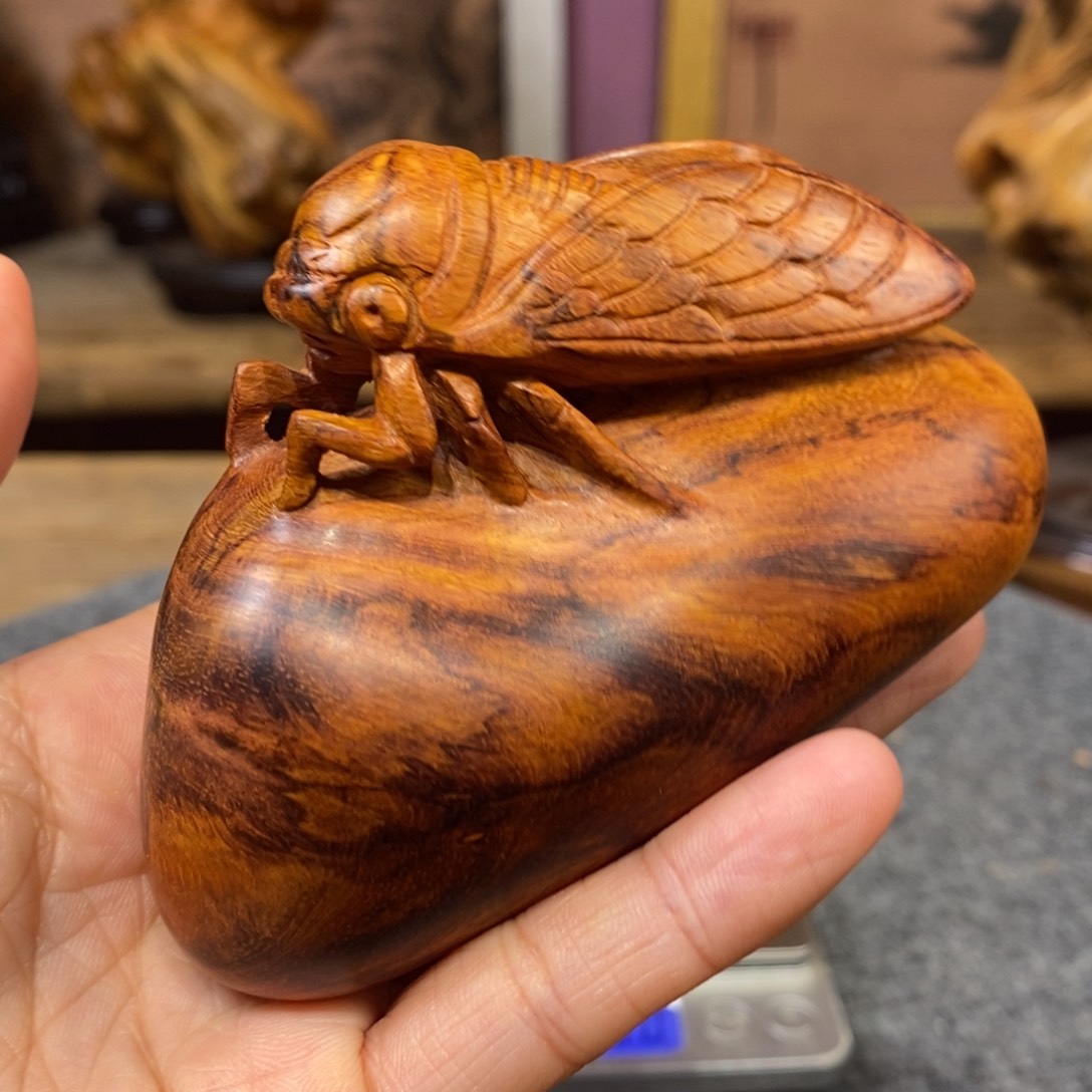 黄花梨/降香黄檀海黄。 