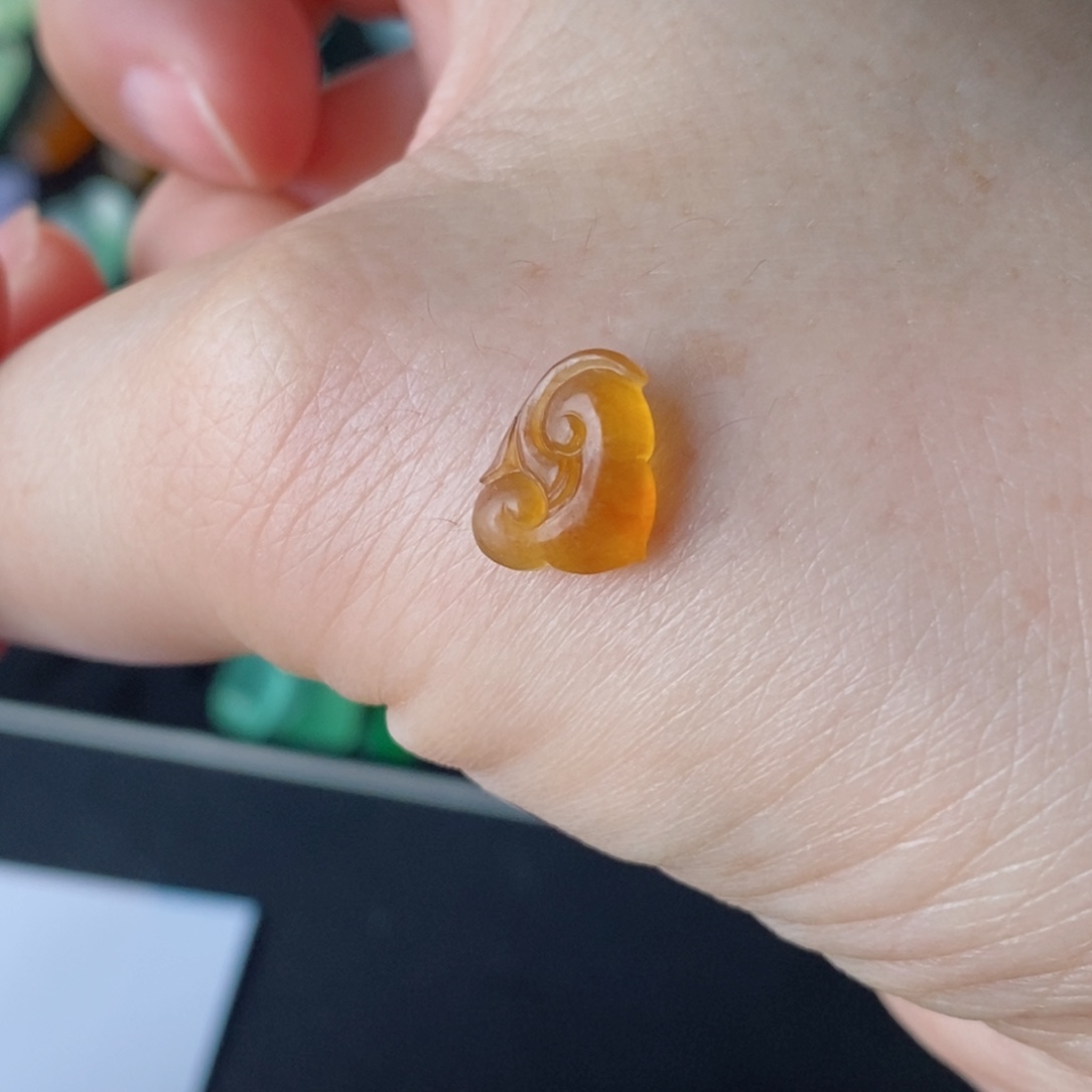 定制翡翠未镶嵌如意