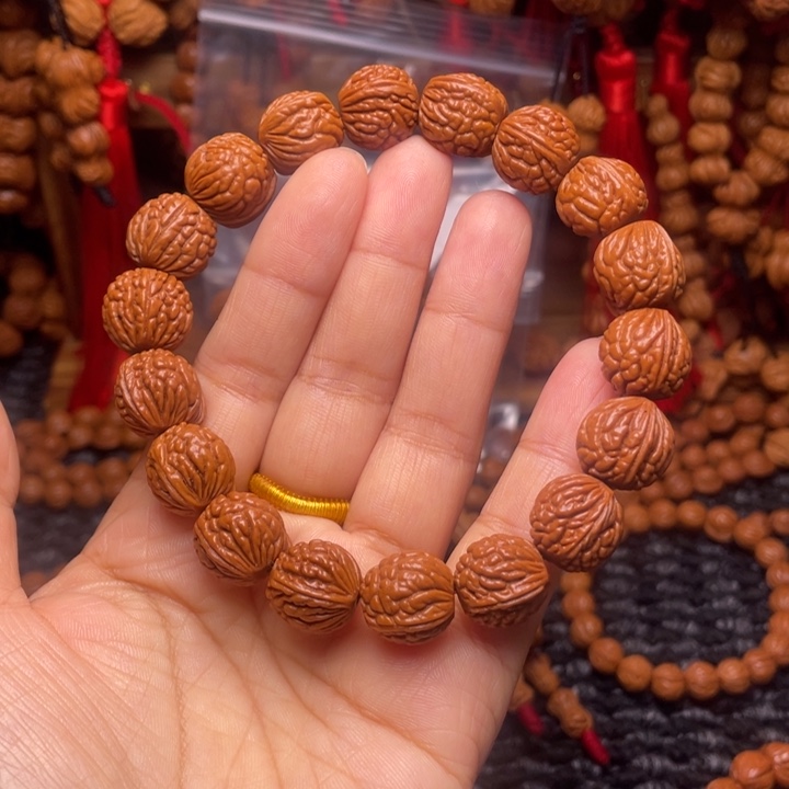 木质类龙纹桃枭挂件