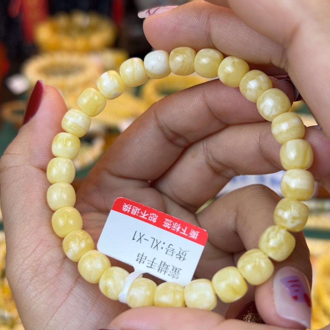 琥珀裸石未镶嵌jjjjjjjjjnmm