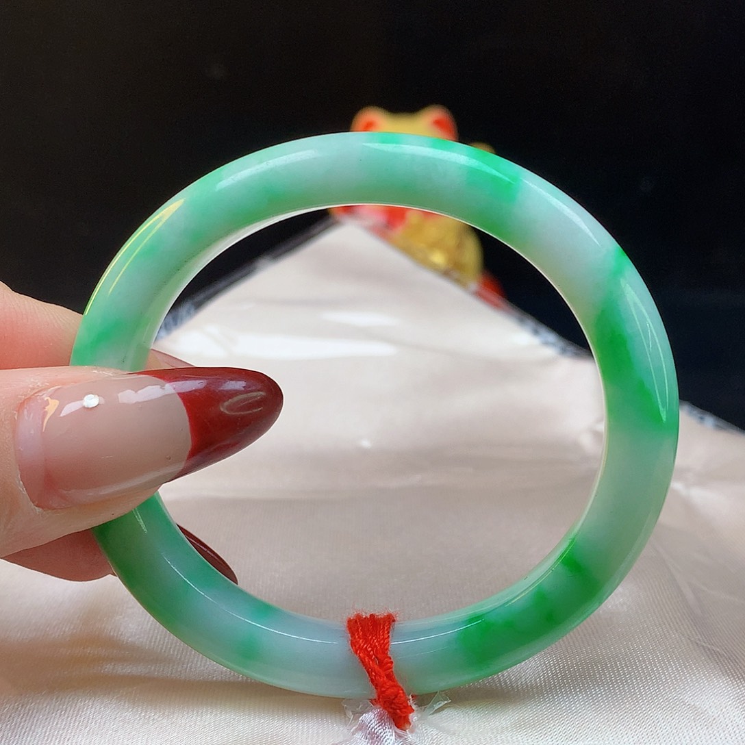 翡翠手镯未镶嵌天然翡翠1193