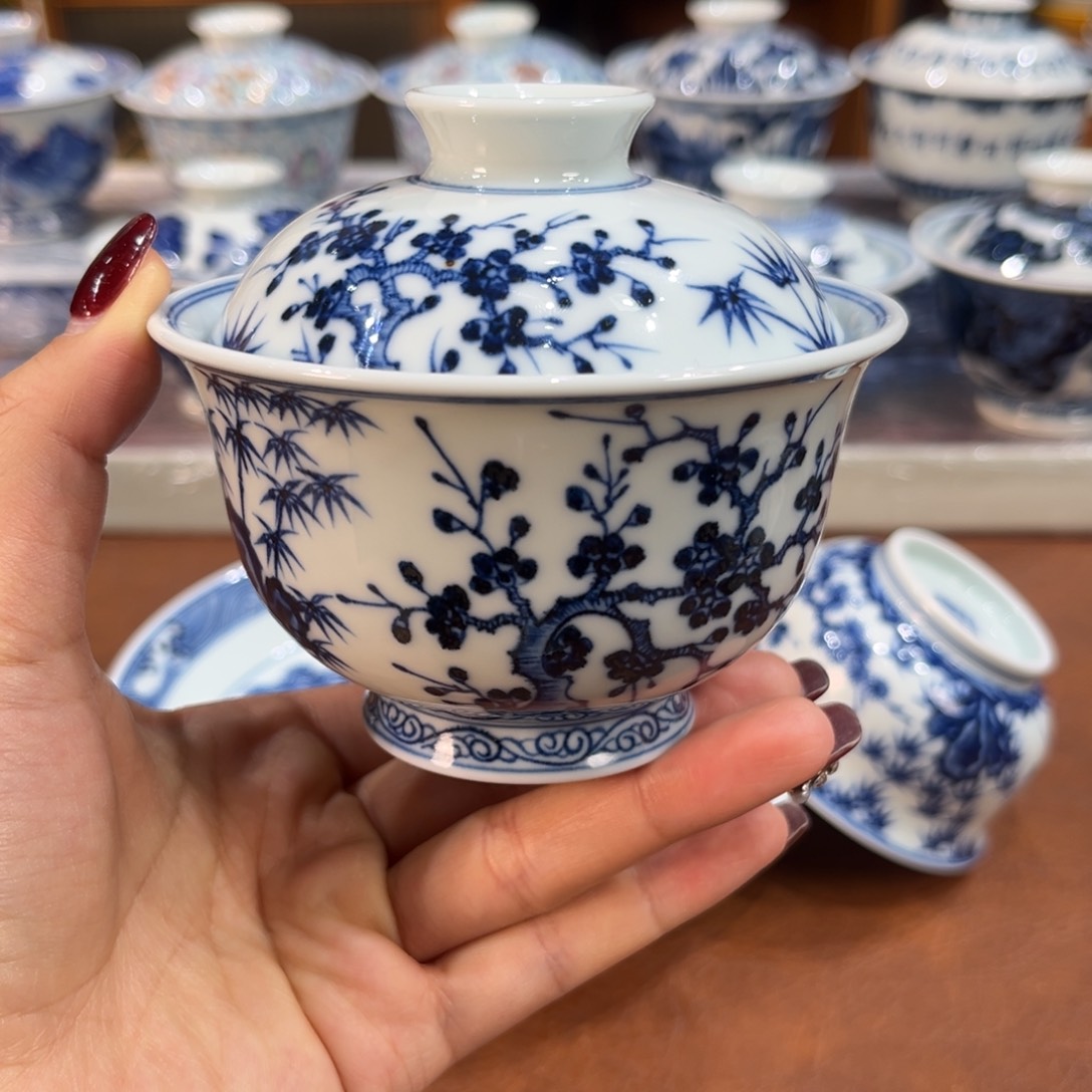 尤**里盖碗。。。。。。。。。。。。。。。。