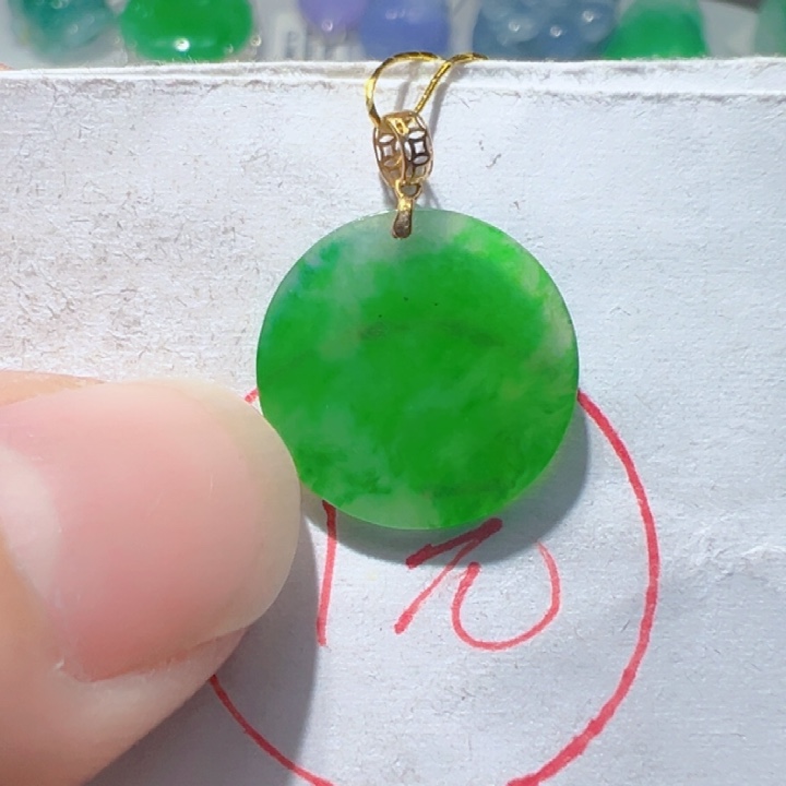 翡翠挂件18K金镶嵌翡翠