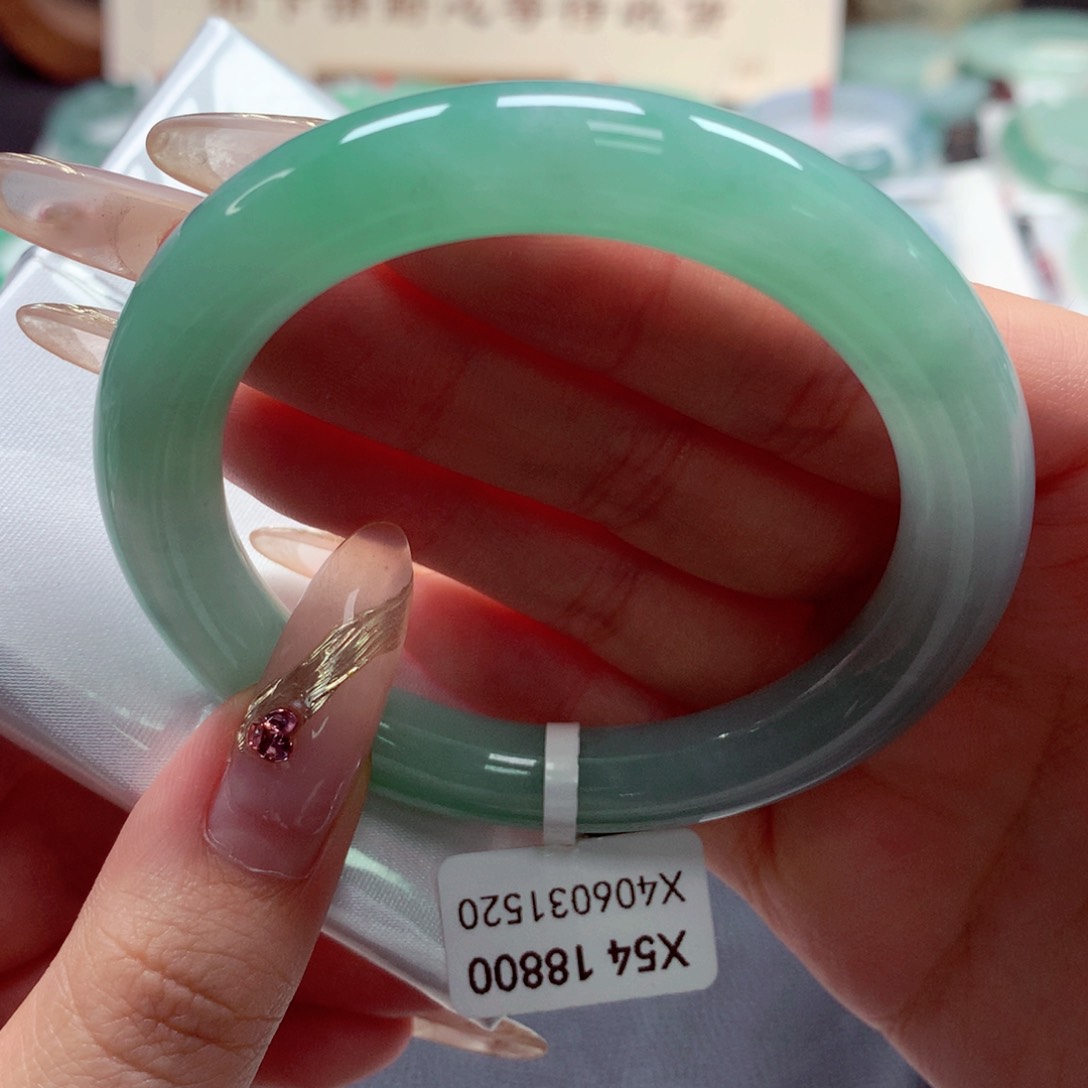 翡翠手镯（圆镯）未镶嵌22（11号）小棉絮