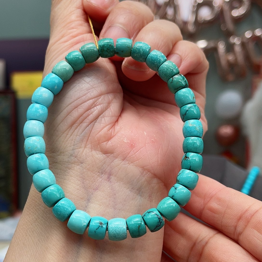 绿松石颈饰未镶嵌