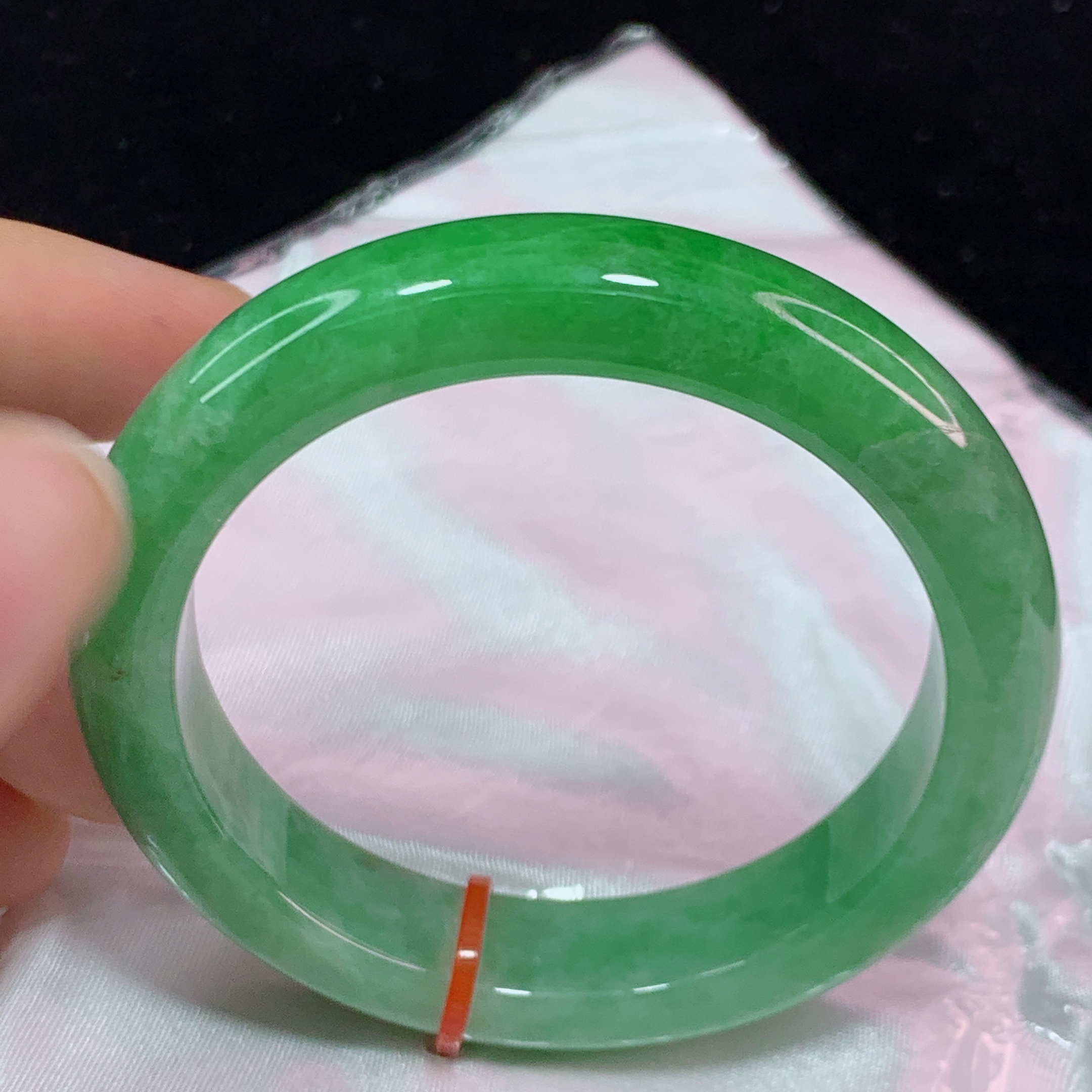缅甸天然A货翡翠手镯冰润阳绿5354圈口