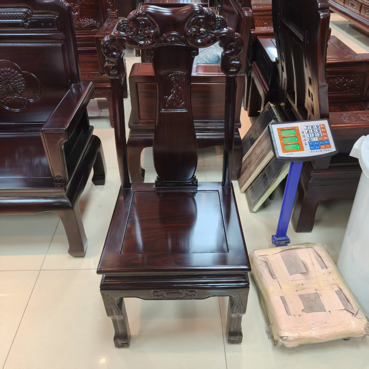 酸枝木 文宝餐椅尺寸：长47宽45坐高45背高106