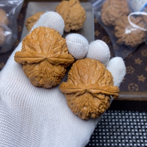 文玩核桃把件升白狮子43