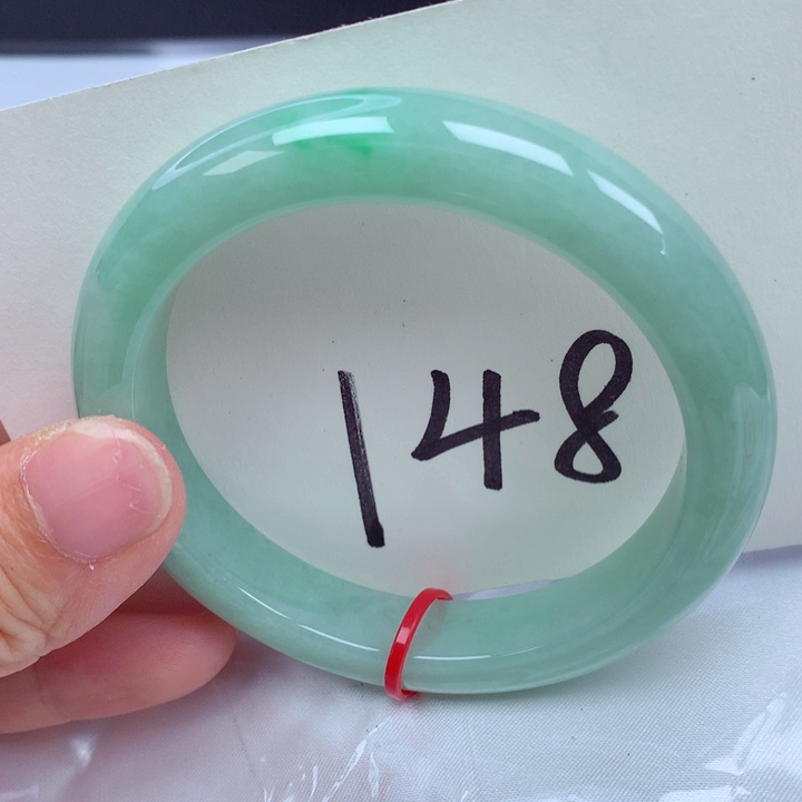 翡翠手镯未镶嵌翡翠