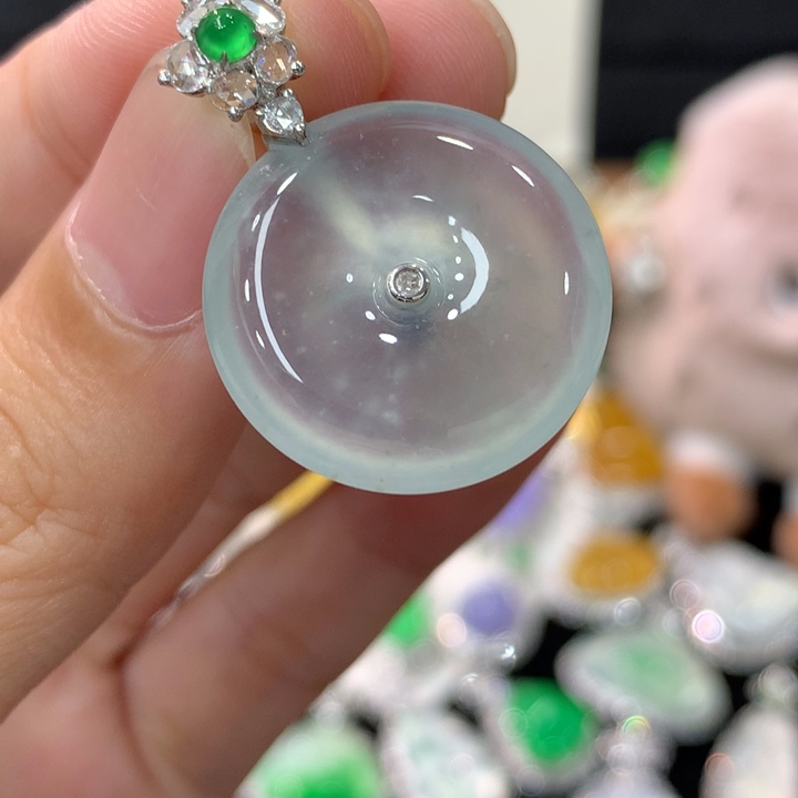 颈饰18K金镶嵌翡翠平安扣