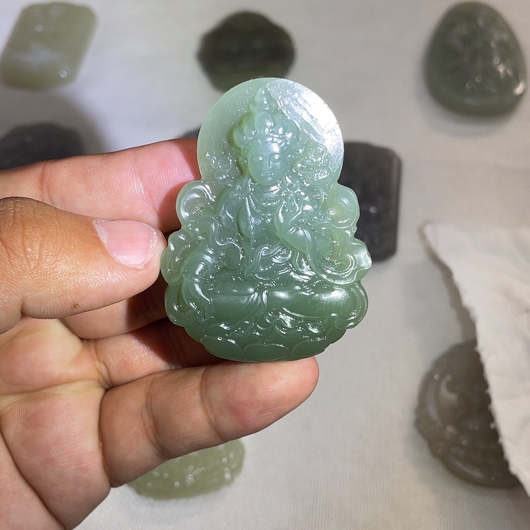 未镶嵌和田玉（糖玉）挂件