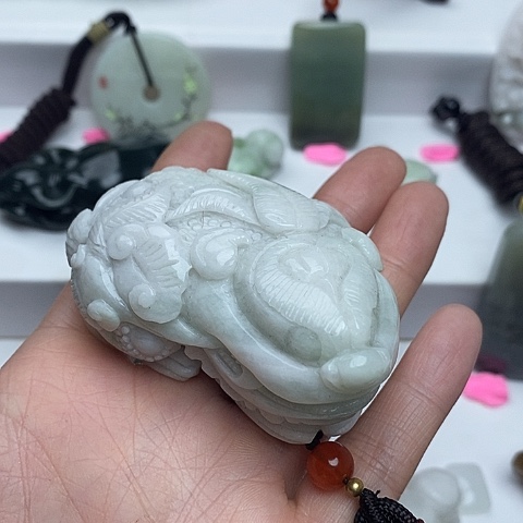 独山玉颈饰未镶嵌