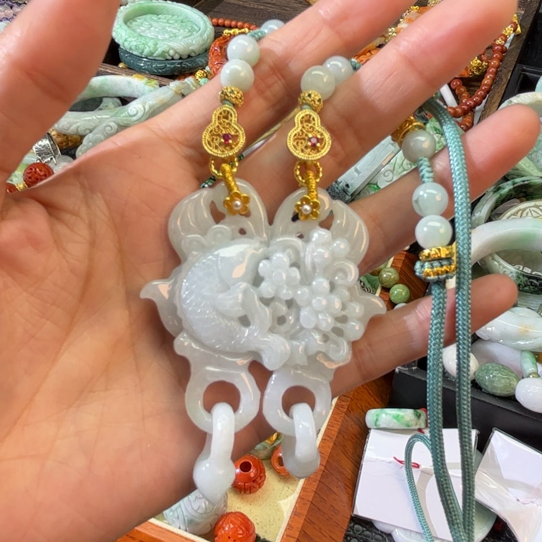 翡翠颈饰未镶嵌待编款