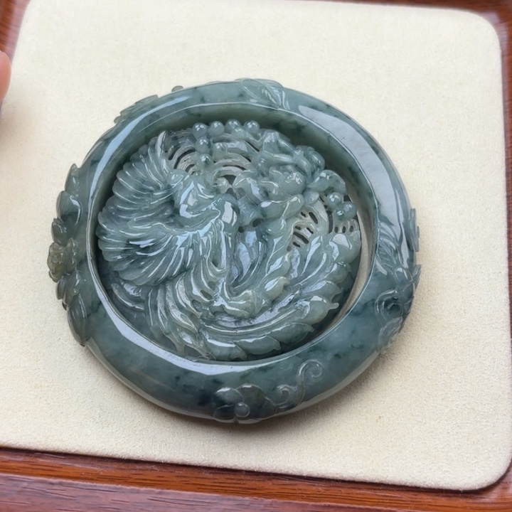 翡翠未镶嵌手镯55.5圈240