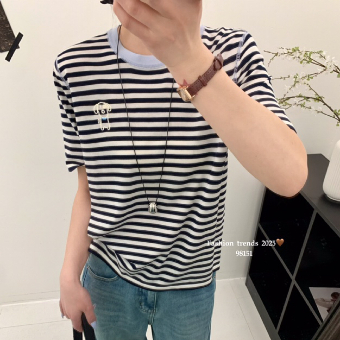 25初秋拼色领条纹刺绣小狗衫