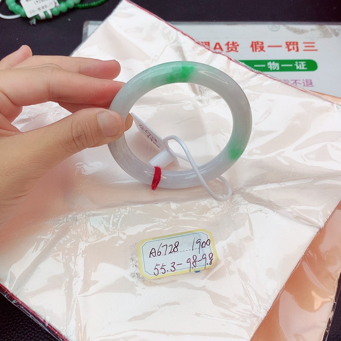 翡翠未镶嵌手镯翡翠