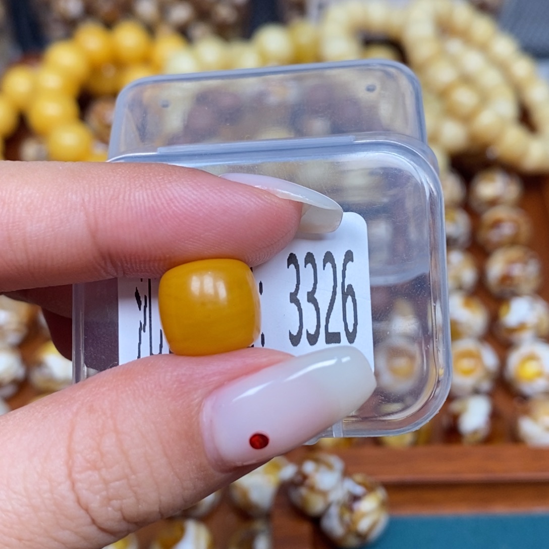 蜜蜡未镶嵌珠宝奇石3326