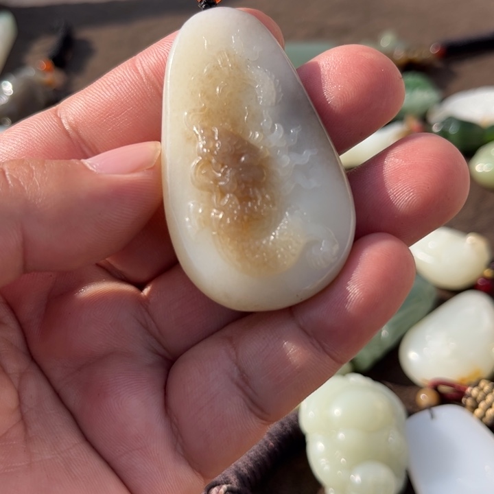 和田玉颈饰未镶嵌