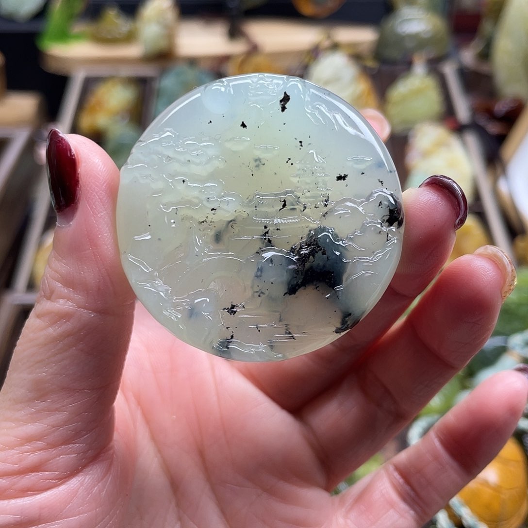 蛇纹石玉颈饰未镶嵌岫玉山水