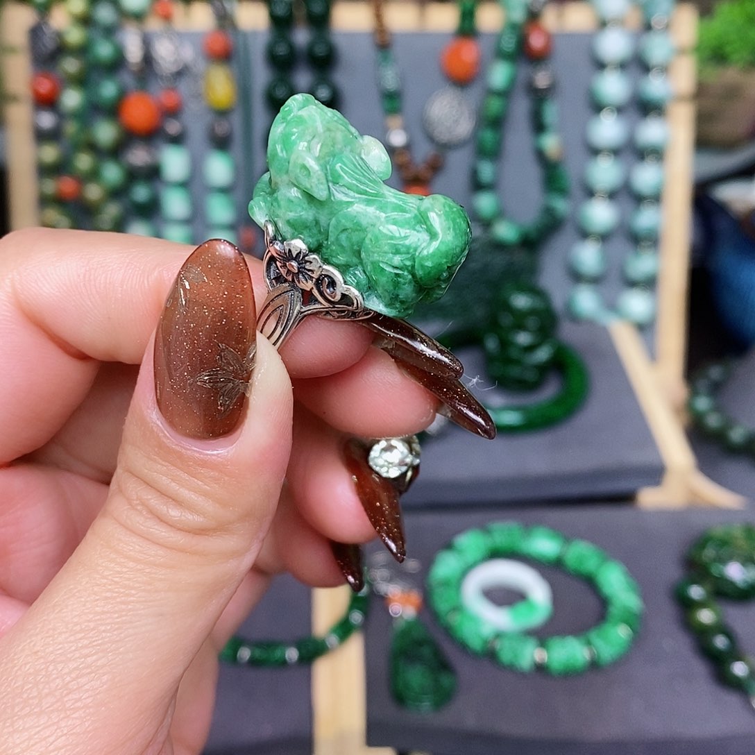 翡翠戒指银S925镶嵌舒*1漂亮美眉