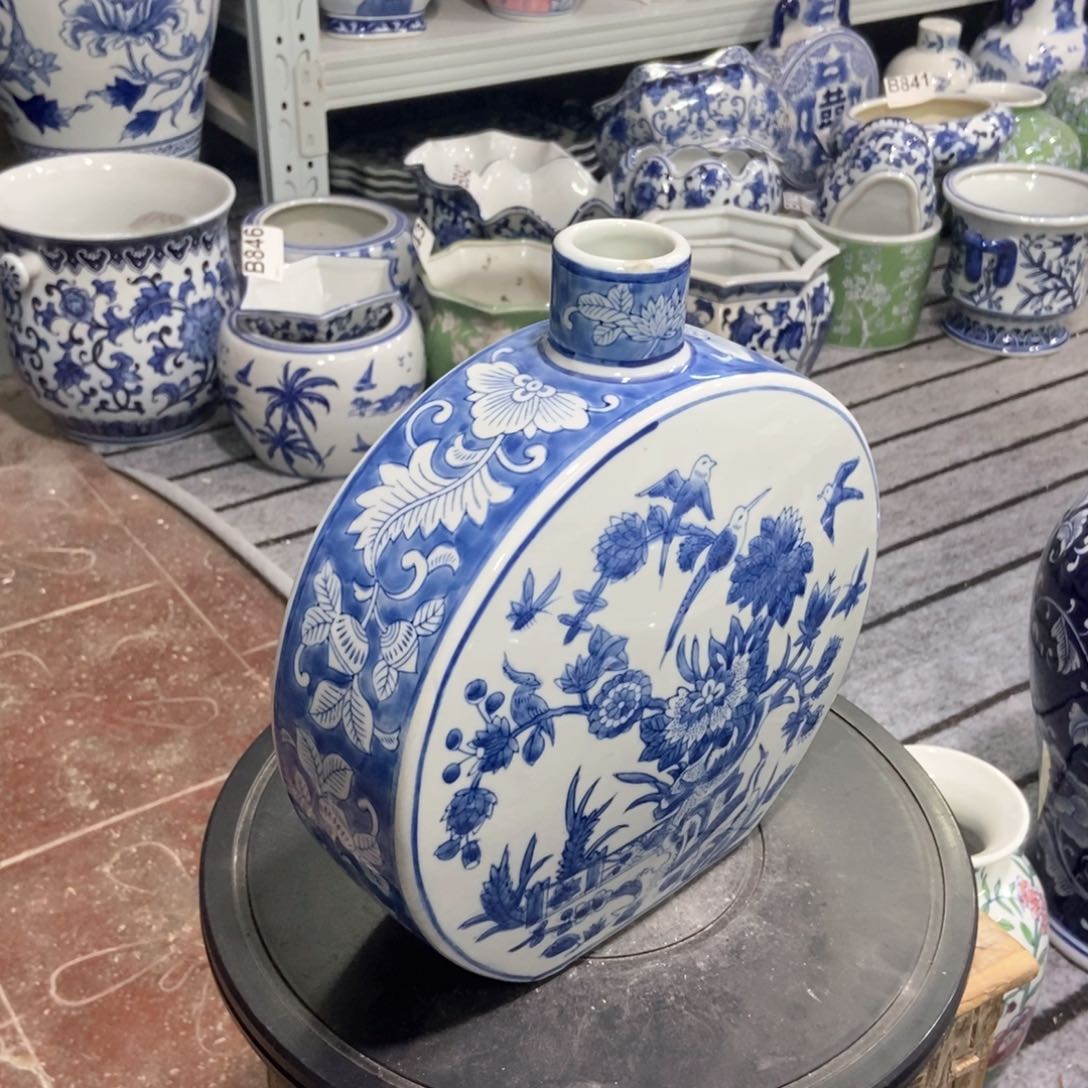 摆件花瓶手绘釉下彩