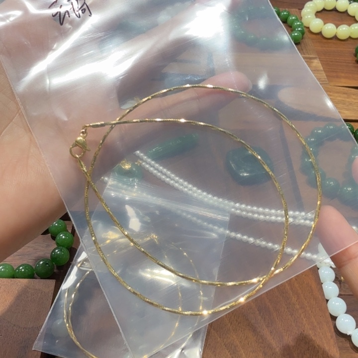 云***琦和田玉未镶嵌颈饰