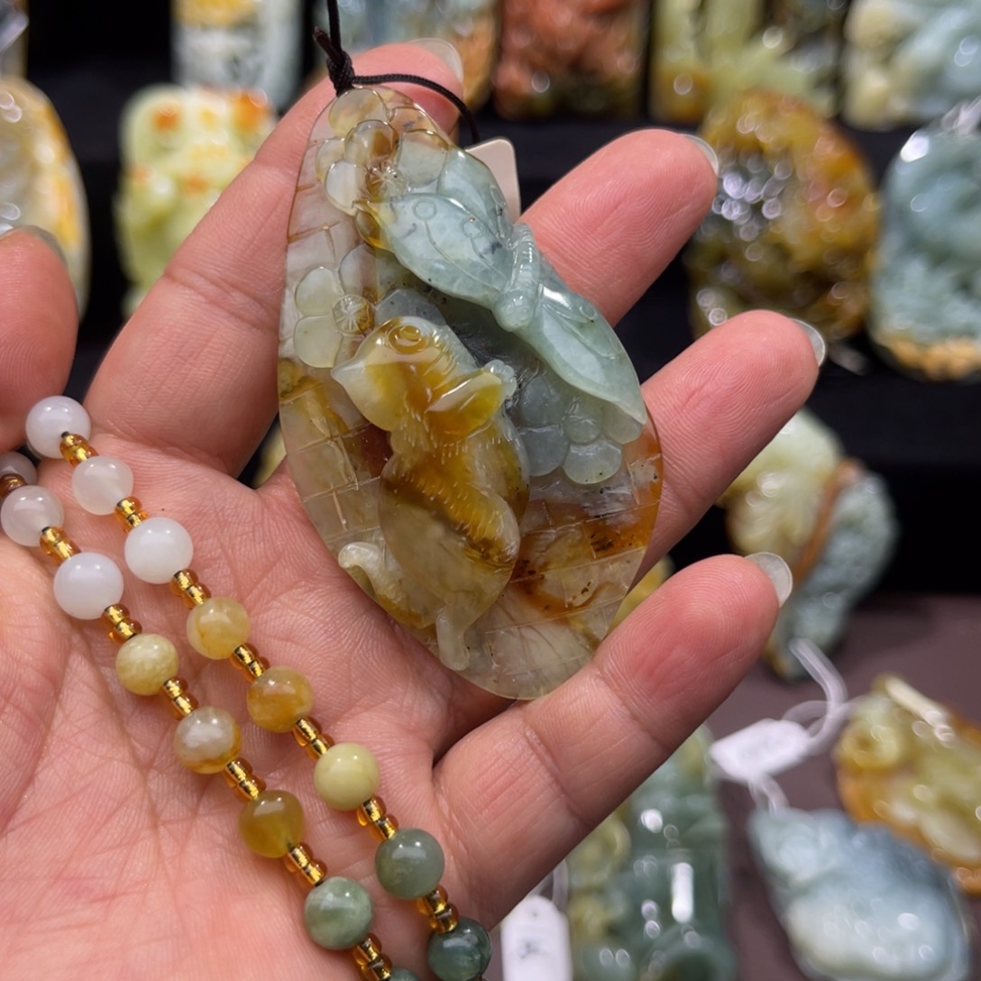 蛇纹石玉未镶嵌吊坠(赠链)