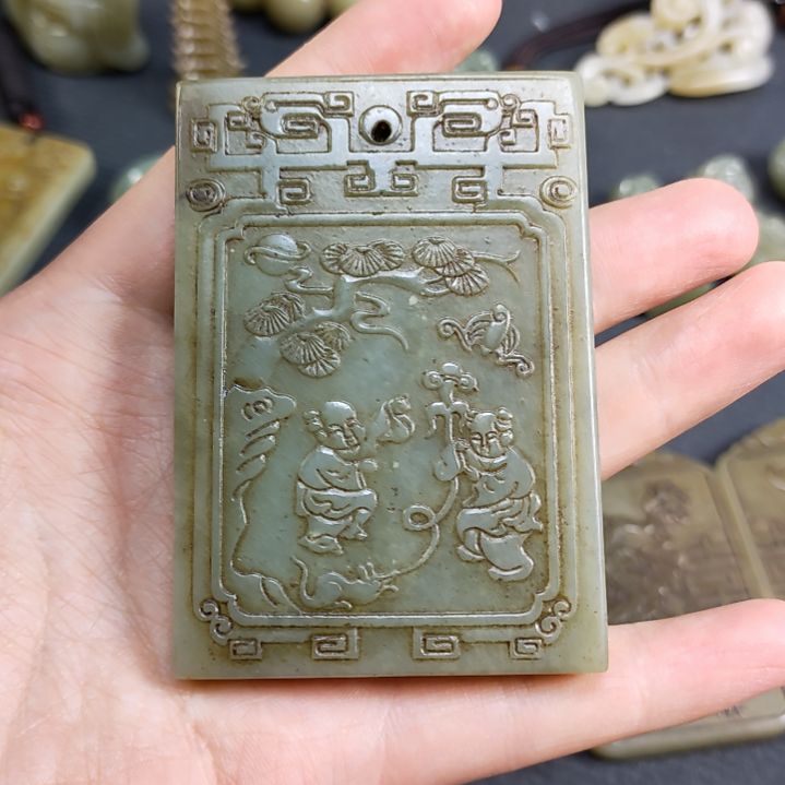 和田玉颈饰未镶嵌