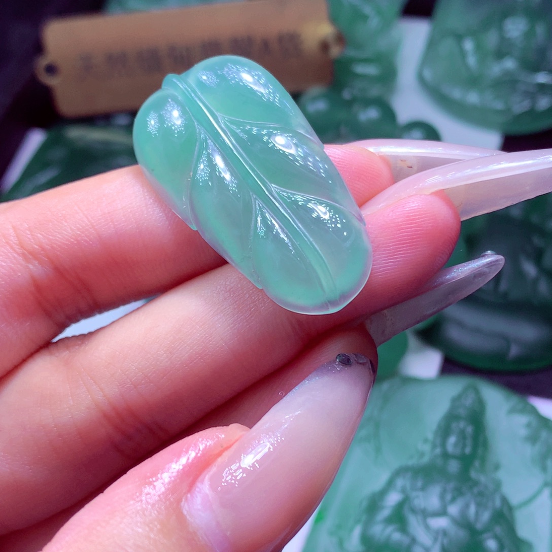 济***群定制翡翠未镶嵌天然缅甸翡翠A货毛货挂件
