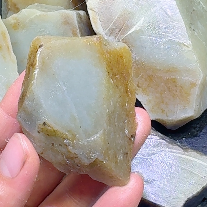 和田玉未镶嵌珠宝半成品