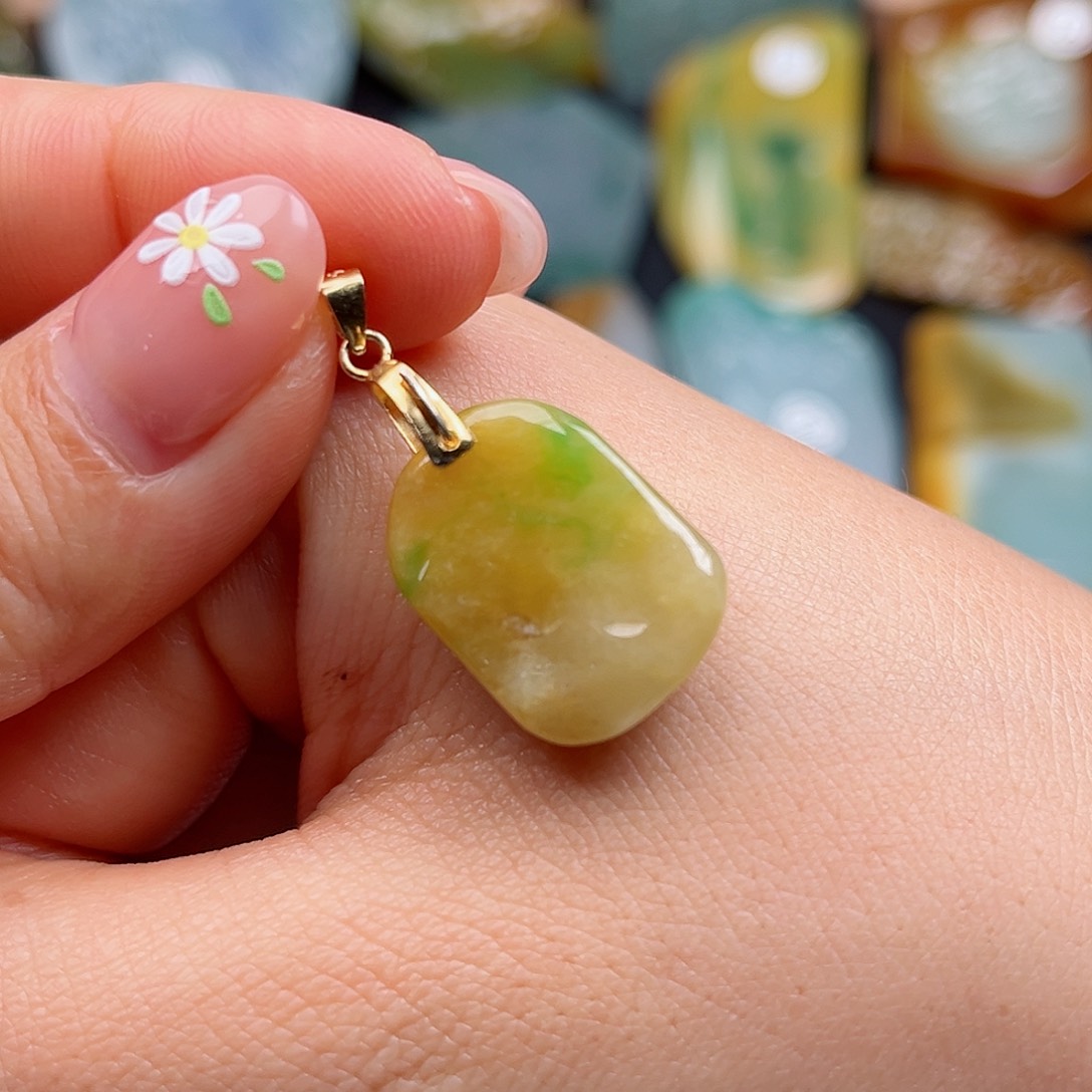 翡翠颈饰未镶嵌挂件