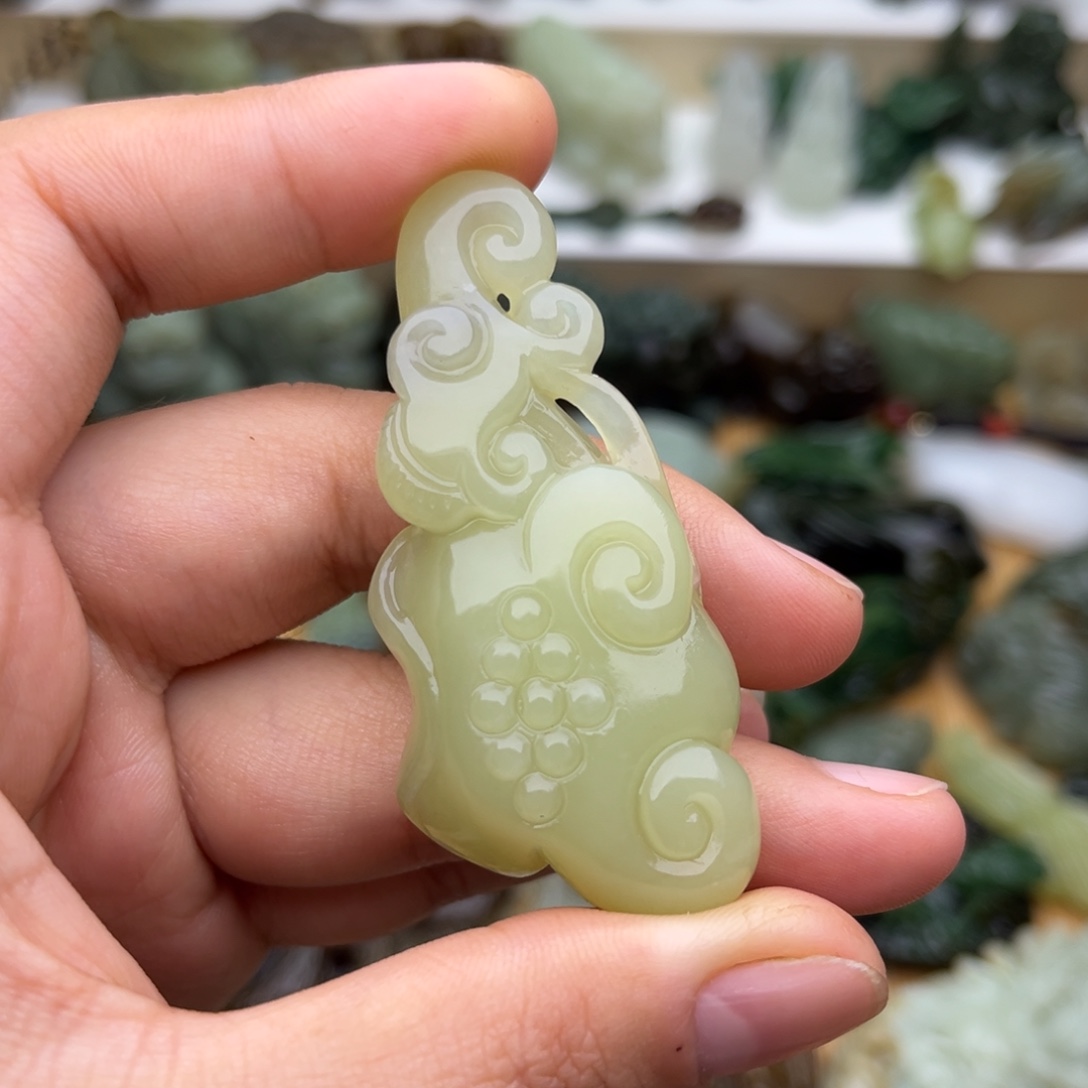 和田玉未镶嵌颈饰