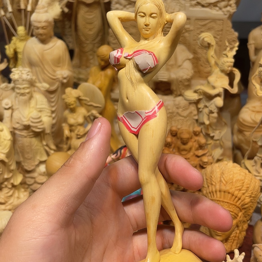 黄杨木黄杨木站裸女