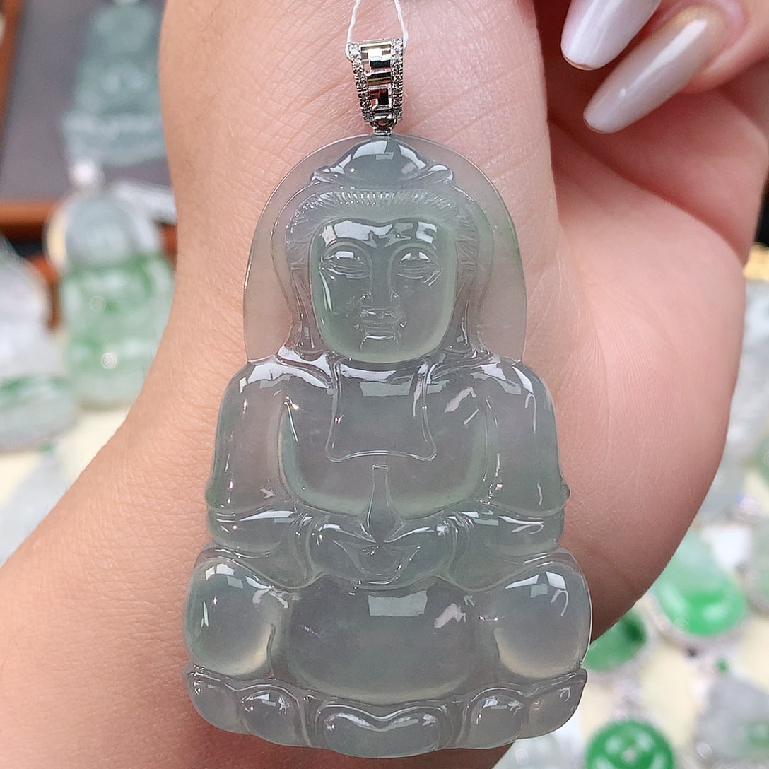 颈饰18K金镶嵌翡翠观音