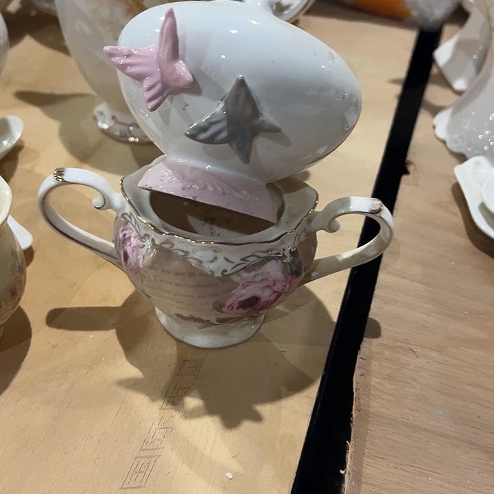 陶两个，111111.987有一个没有盖子，11111