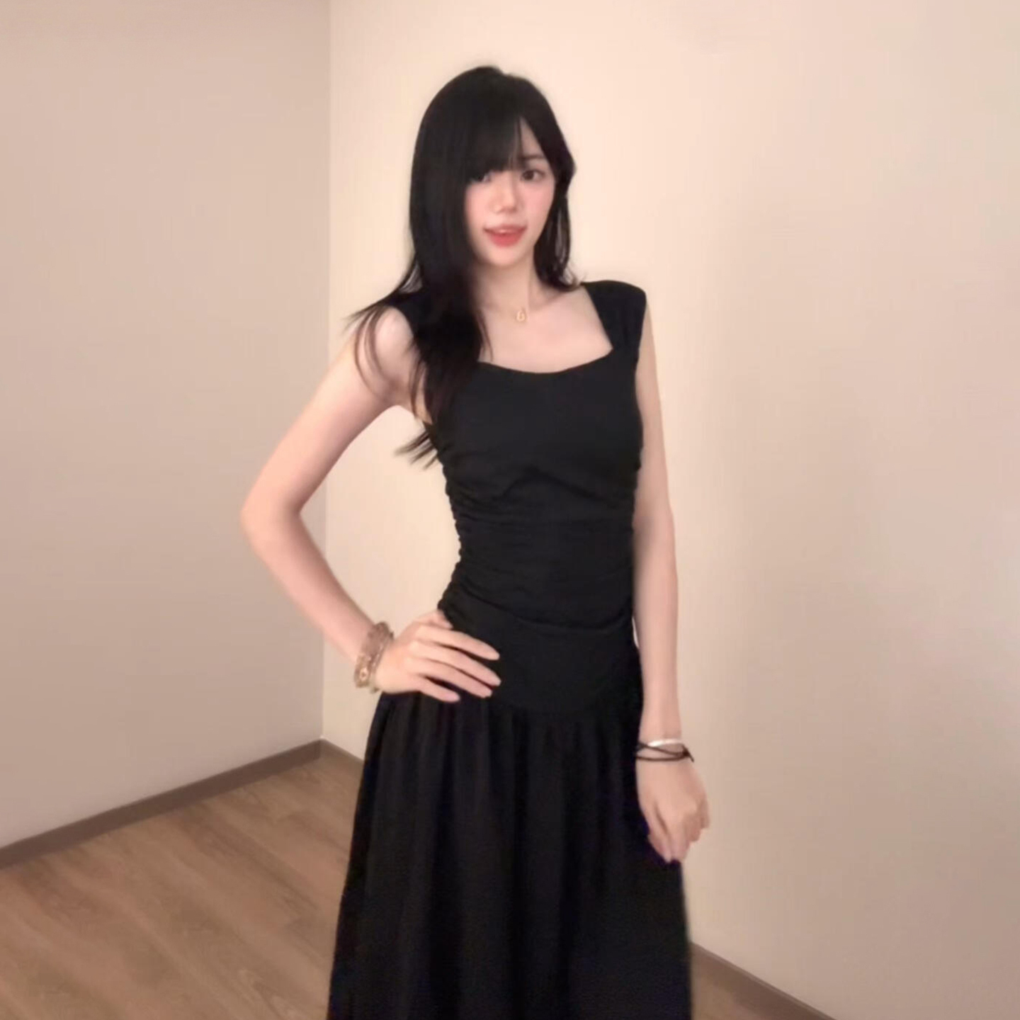 夏季2025新款小个子无袖连衣裙子女绝美长裙独特漂亮掐腰5795