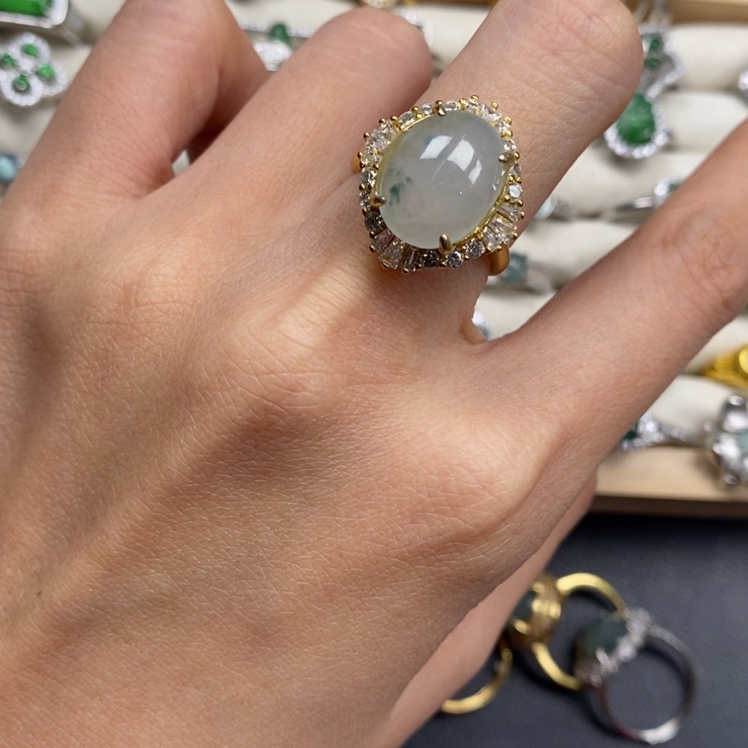 翡翠颈饰未镶嵌翡翠