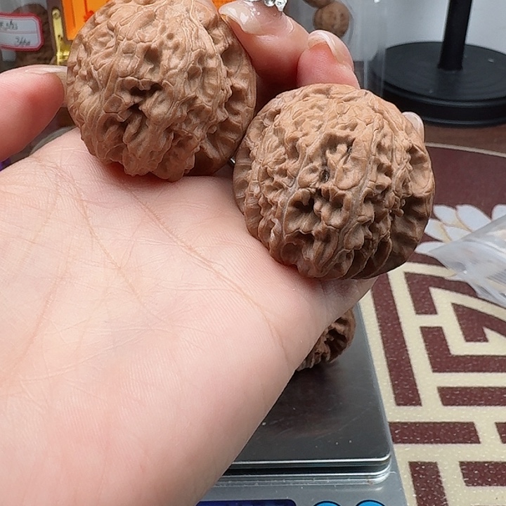 文玩核桃吊坠白狮子41