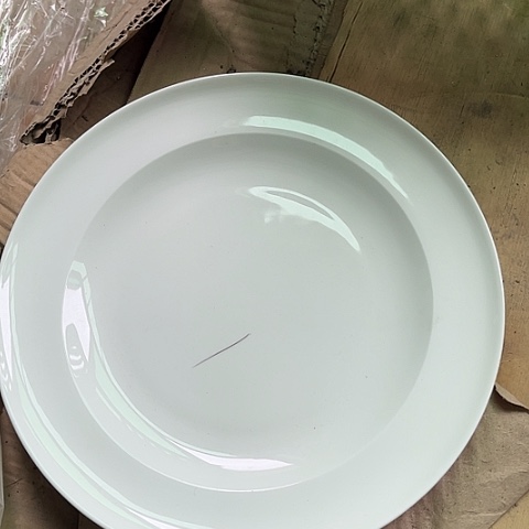 微瑕，不能明火，口径25，高2.5，2个盘