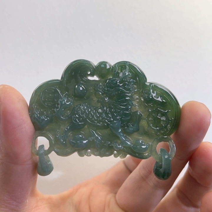 翡翠吊坠(赠链)未镶嵌代编织
