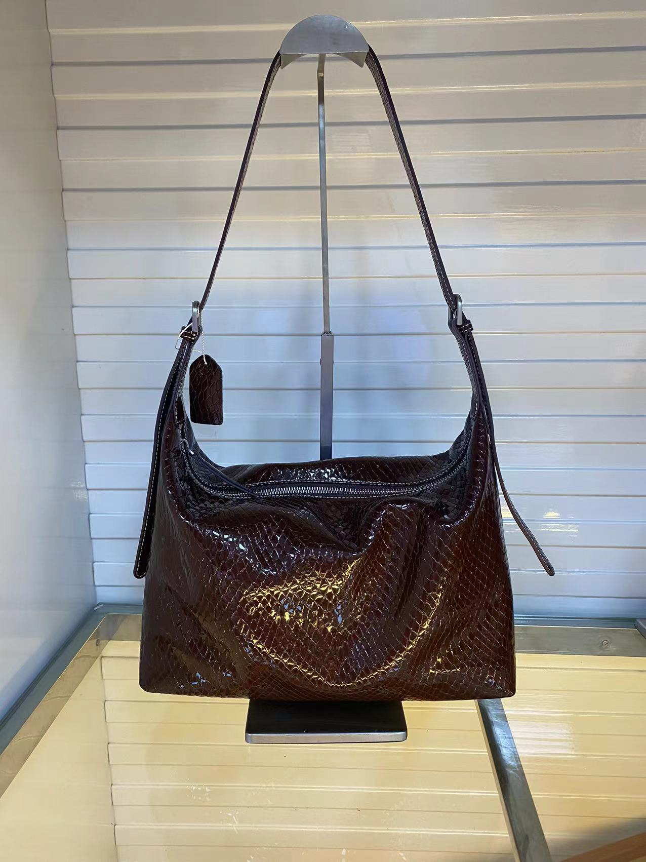 新款软皮腋下包大容量慵懒风百搭简约托特包单肩包斜挎包