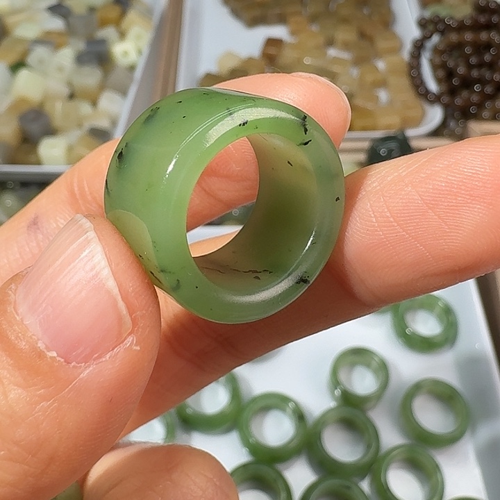 和田玉（碧玉）未镶嵌戒指15.3内径37