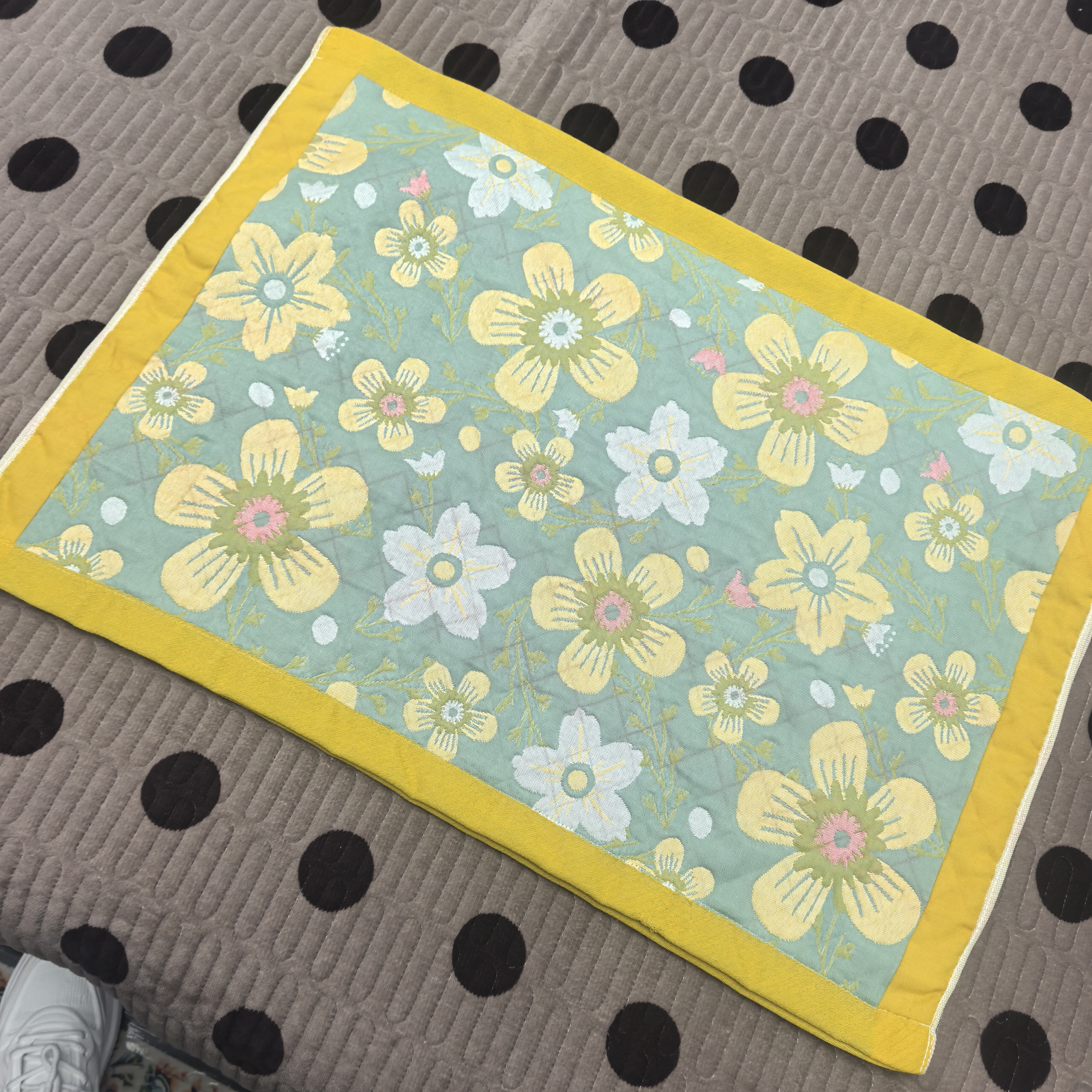 纱布枕巾《绿色小花》52✕78一对装