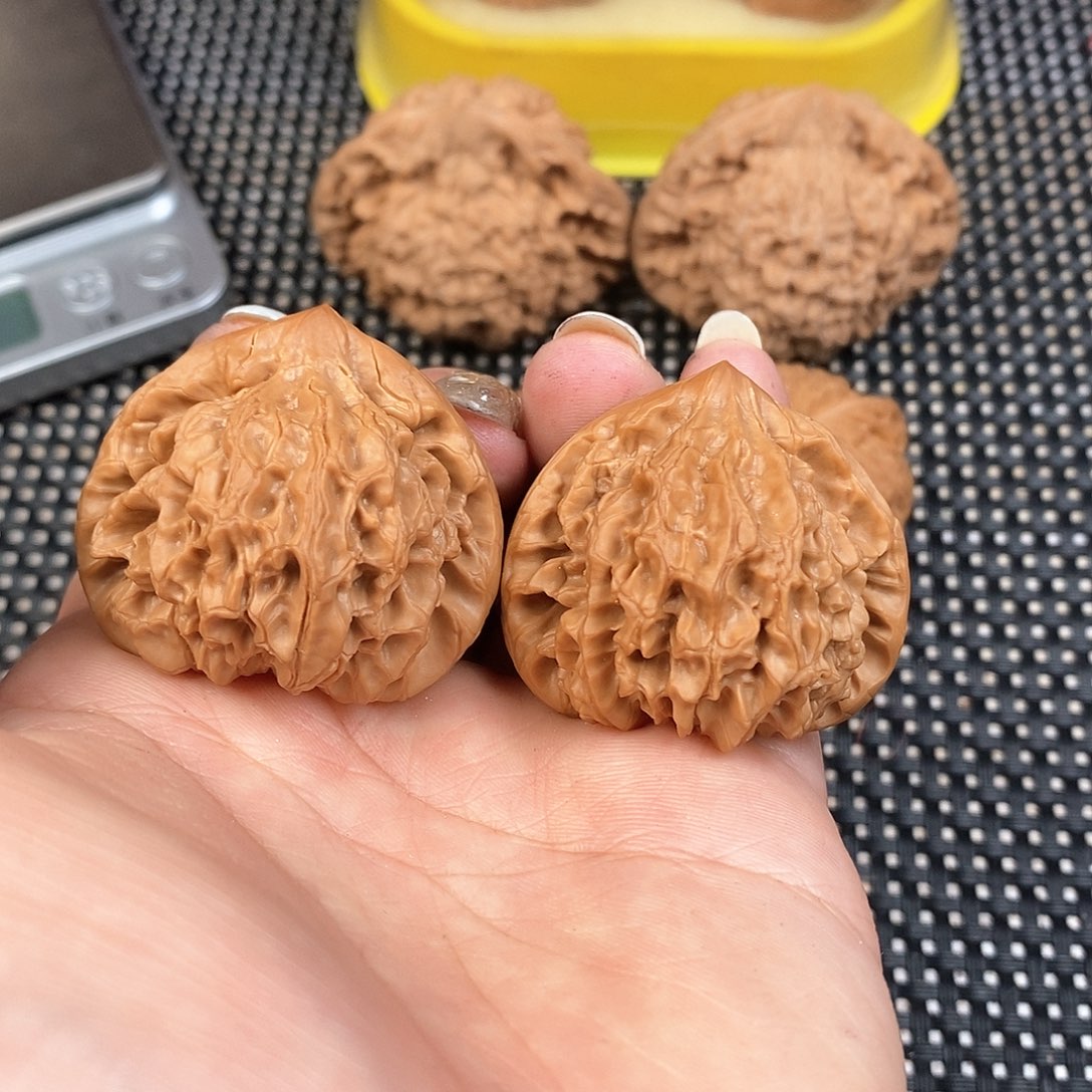 文玩核桃把件39➕龙门涧