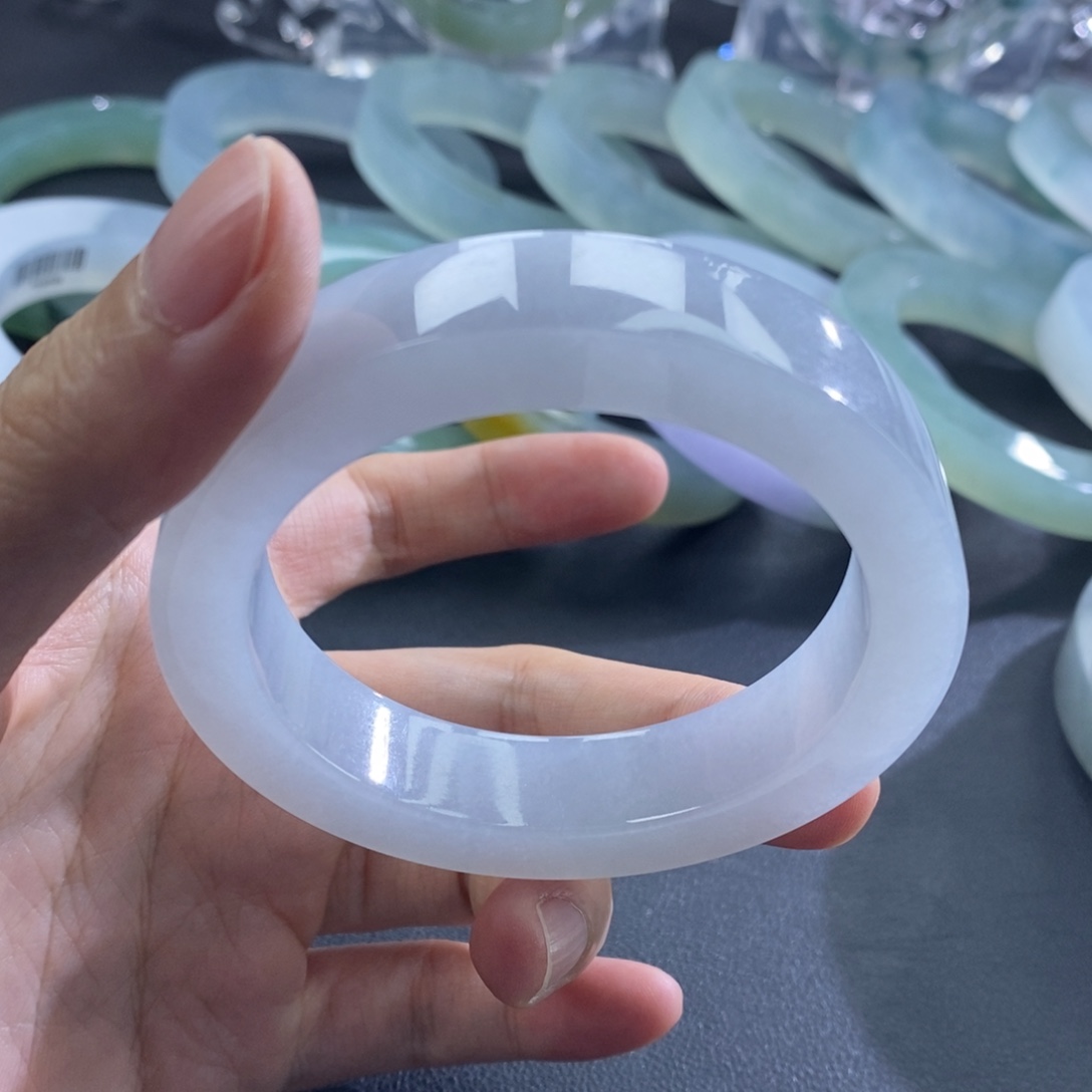 亚***亚定制翡翠翡翠未镶嵌