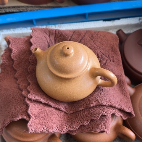 杨***杨紫砂茶壶梨皮黄金段150cc